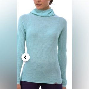 Patagonia Women's Capilene Air Hoody 51%Merino Wool